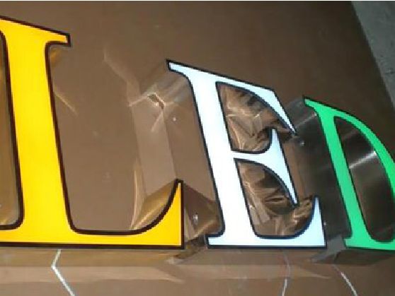 泗阳介绍LED招牌的基础知识。